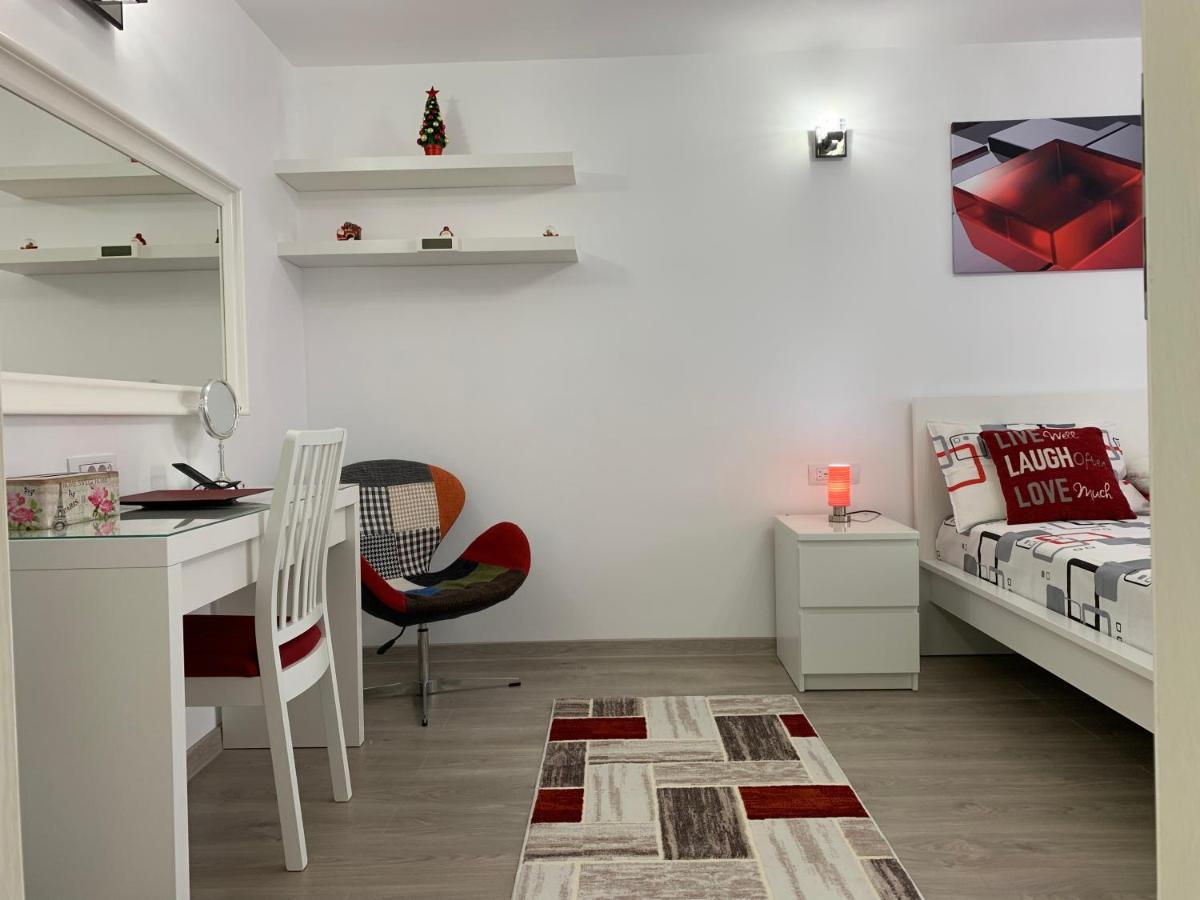 Mery Apartment Galaţi Buitenkant foto